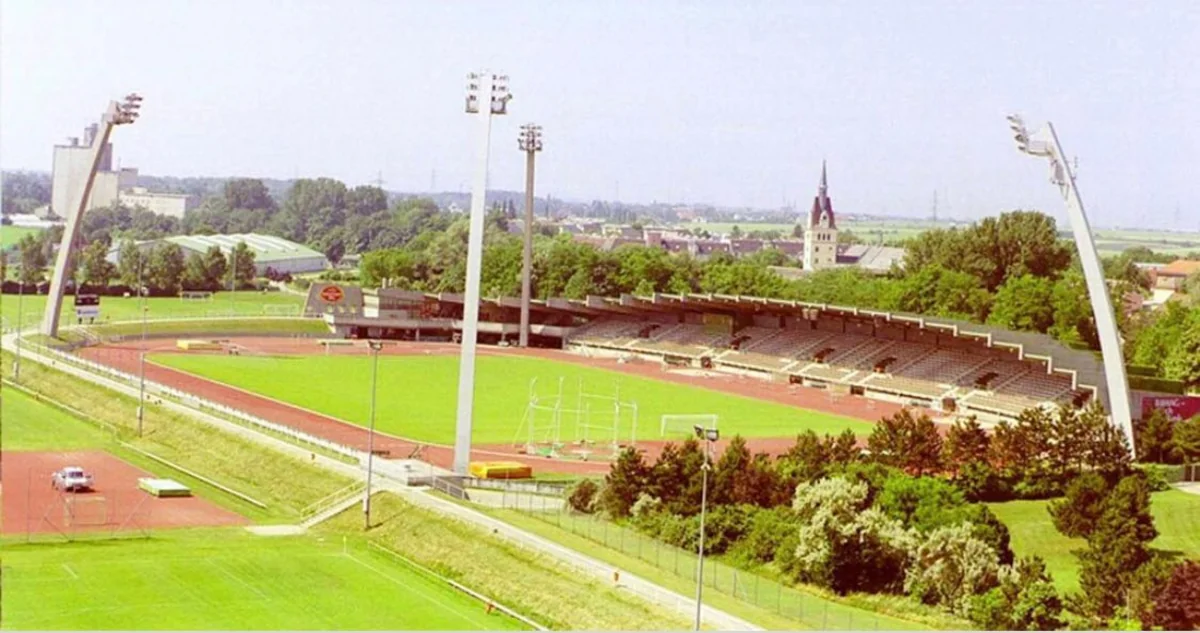 Qarabağ Vyana futbol klubu yeni stadiona qovuşub