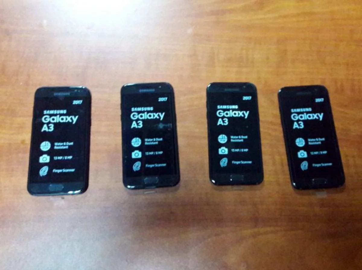 Azərbaycan gömrükçüləri avtomobildən 4 ədəd mobil telefon aşkar edib