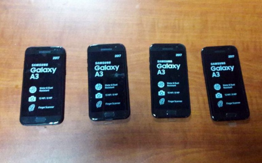 Azərbaycan gömrükçüləri avtomobildən 4 ədəd mobil telefon aşkar edib