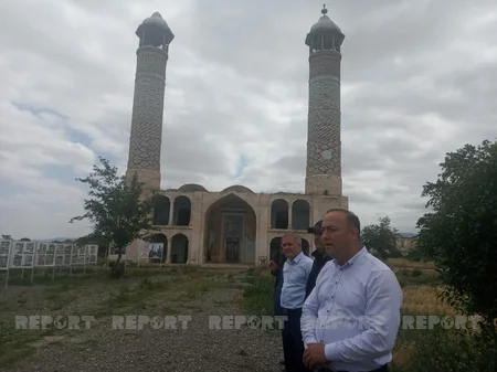 Журналисты посетили Джума-мечеть в Агдаме