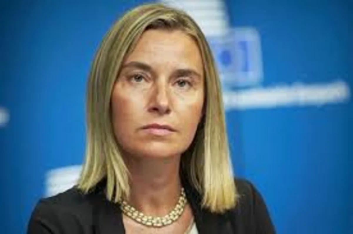 Могерини: насилие не должно подорвать процесс децентрализации Украины