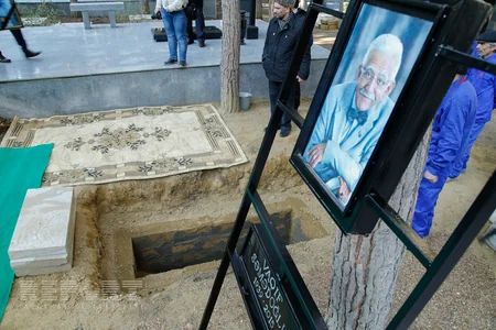 ​Məzara bənzəyir yaxşı insan... - FOTOREPORTAJ