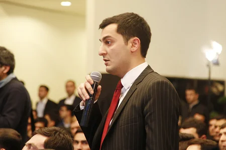 SOCAR prezidenti neftçi gənclərlə görüşüb