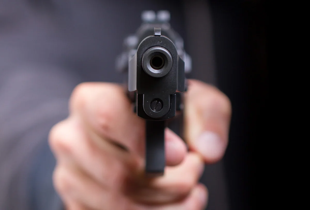 Gəncədə silahlı insident olub, polis əməkdaşı yaralanıb - YENİLƏNİB