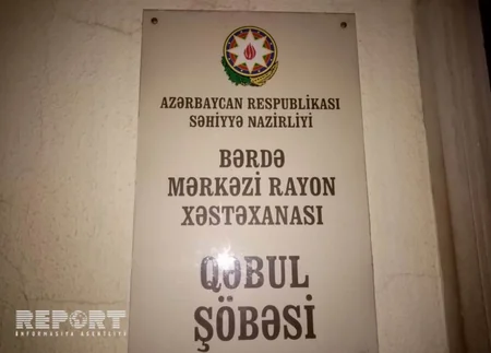 Bərdədə yol kənarında duran iki qadını maşın vurub