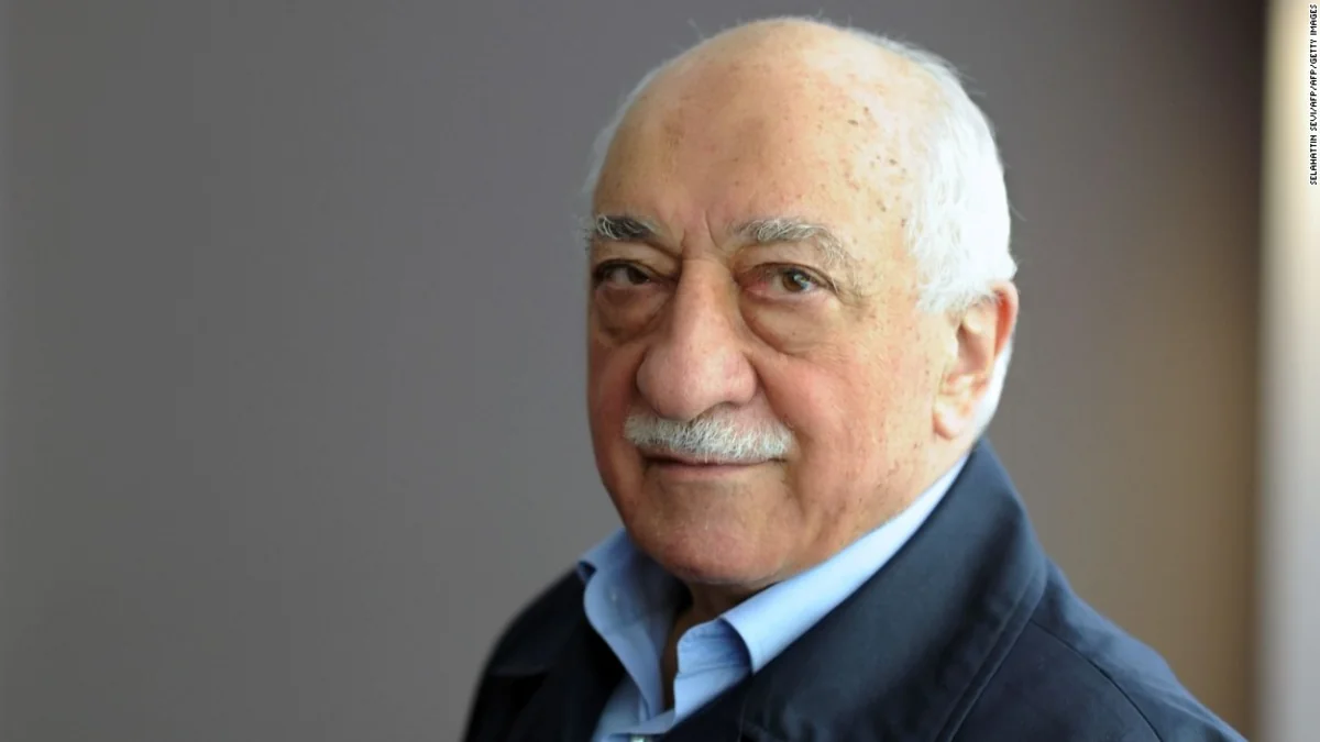 Türkiyə FETÖ-nün başçısına 130 gün möhlət verib