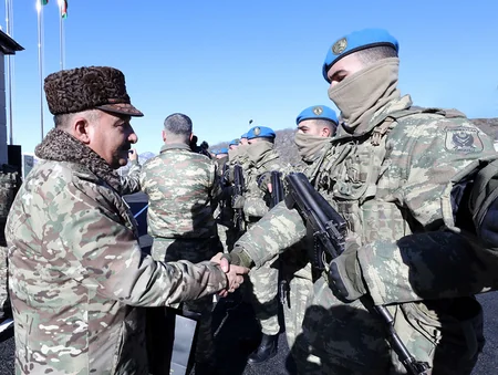 Zakir Həsənov Laçında hərbçilərlə görüşüb, döyüş hazırlığı ilə bağlı tapşırıqlar verib