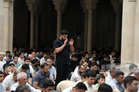 Bakıda bayram namazı qılınıb