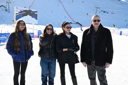 Prezident Şahdağ Turizm Kompleksindəki “Lakeside” hotelində aparılan işlərlə və “Xizək klubu” binasının tikintisi ilə tanış olub - YENİLƏNİB-2
