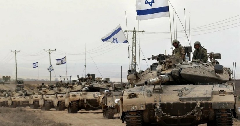 Israel poised to expand Gaza offensive, call up more reservists