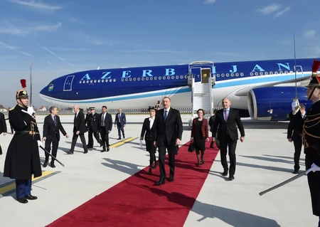 Prezident İlham Əliyev Fransaya rəsmi səfərə gedib