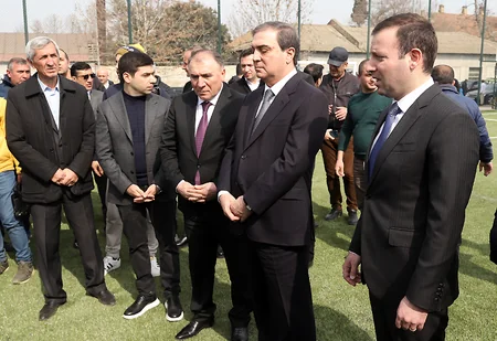 AFFA-nın Gəncədə inşa etdiyi növbəti meydança istifadəyə verilib