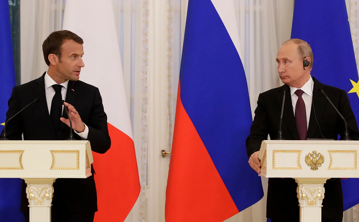 Macron, Putin talk over phone 