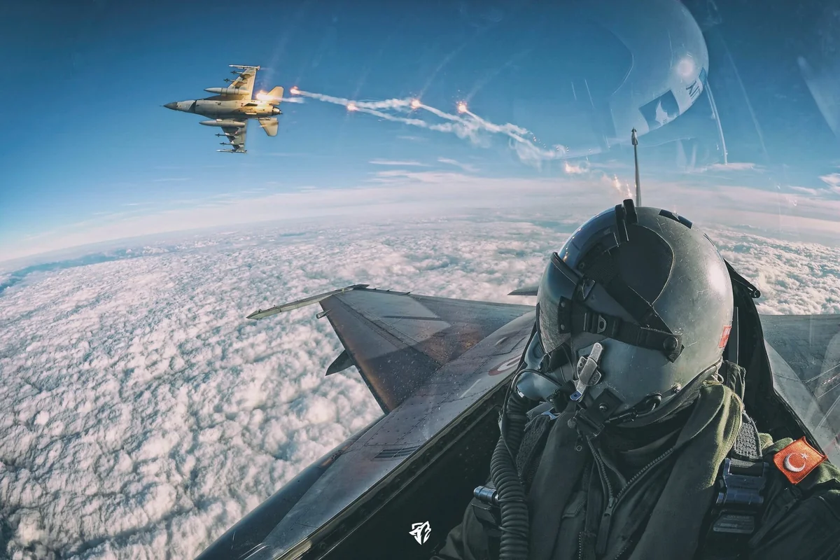 ВВС Турции нанесли удары по объектам террористов на севере Ирака