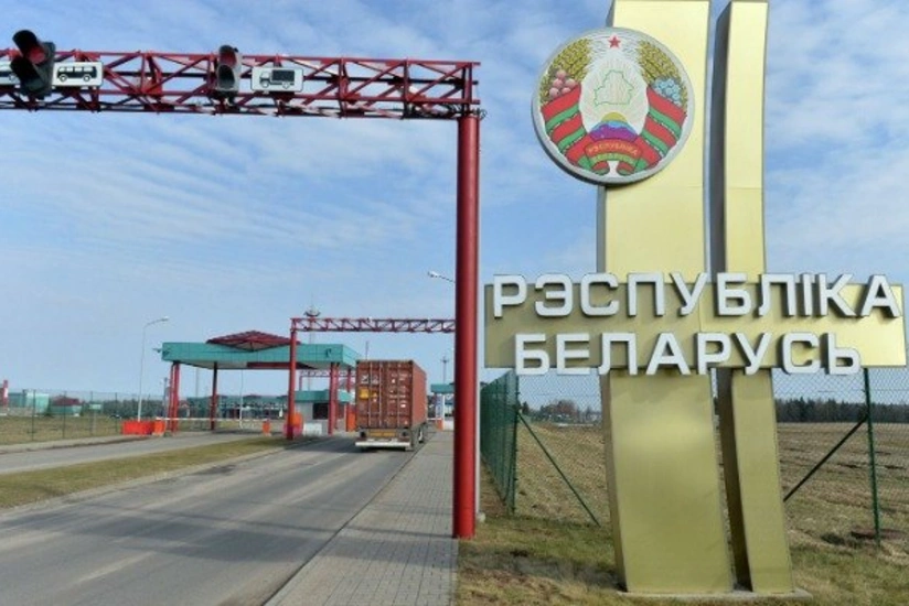 Latviya hökuməti Belarusla sərhəddə fövqəladə vəziyyət elan edib