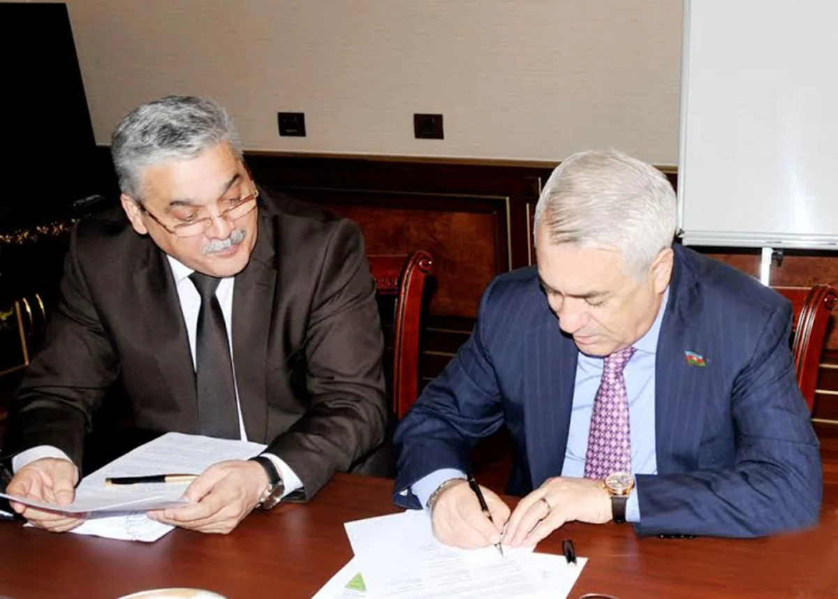​Azərbaycan Dəmir Yolları ilə Moraviya Steel şirkəti arasında əlavə saziş imzalanıb