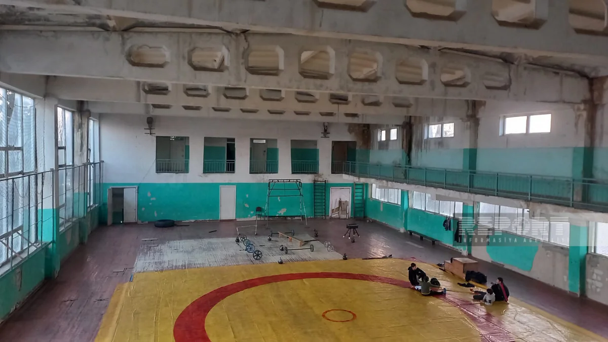 Спортивная школа в шамкирском поселке Кюр находится в аварийном состоянии