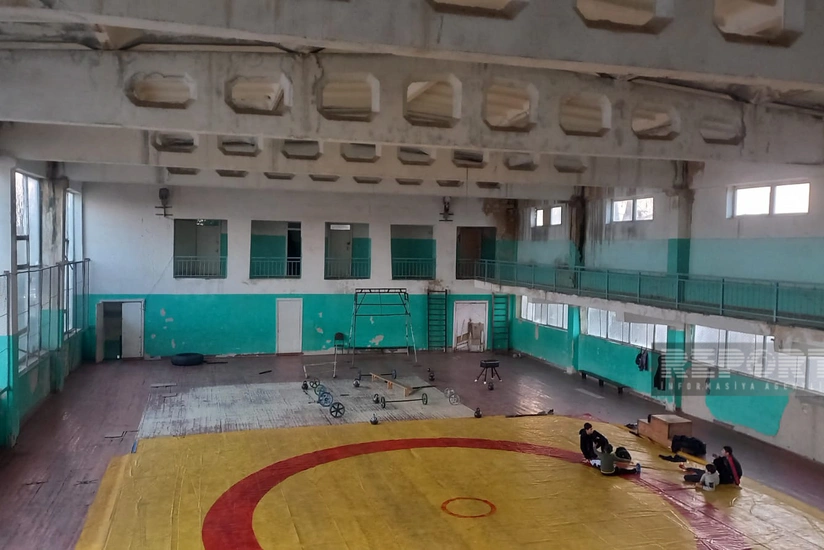 Kür qəsəbəsində 300 nəfərin məşq etdiyi qəzalı idman məktəbi, verilən qeyri-müəyyən vəd - Şəmkirdən REPORTAJ