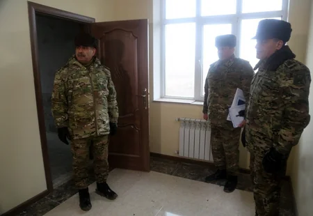 Zakir Hasanov inspects military facilities under construction and major repair