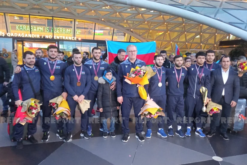 Азербайджанские борцы греко-римского стиля вернулись на Родину