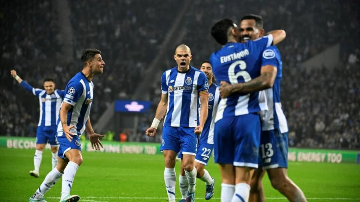 “Portu”nun müdafiəçisi Çempionlar Liqasının tarixinə düşüb