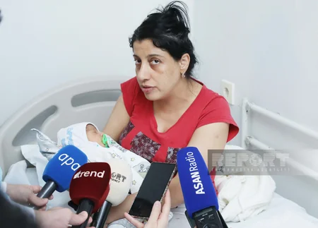 Dördgünlük körpəsi ilə zəlzələ bölgəsindən gələn qadın: Güclə canımızı qurtardıq