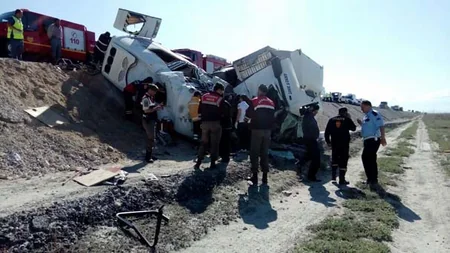 В двух ДТП в Турции погибли 13, ранены 11 человек - ВИДЕО