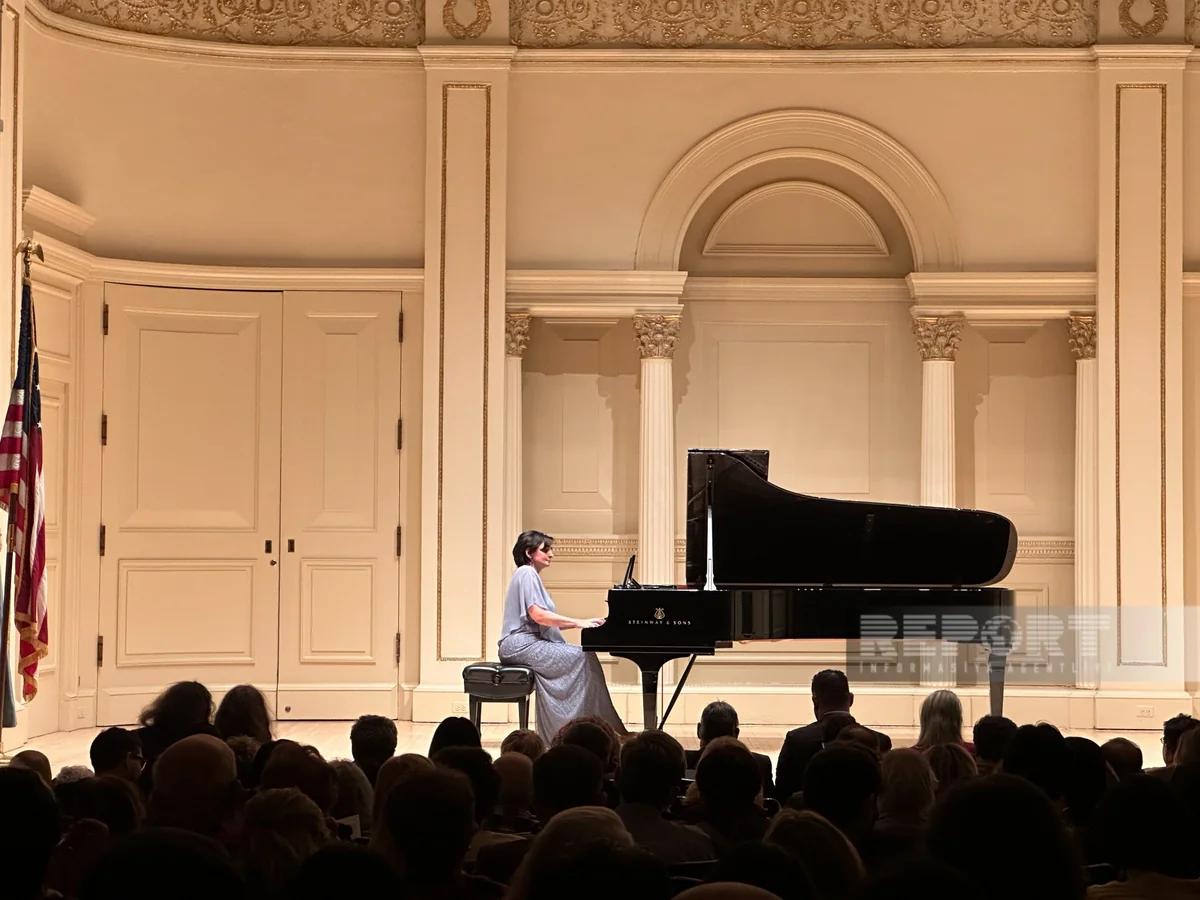 Nyu-Yorkda Azərbaycanın Əməkdar artistinin solo konserti keçirilib