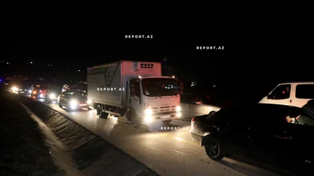 Bakı Kənar Dairəvi-1 avtomobil yolunun sol tərəfindəki yamacda uçqun olub