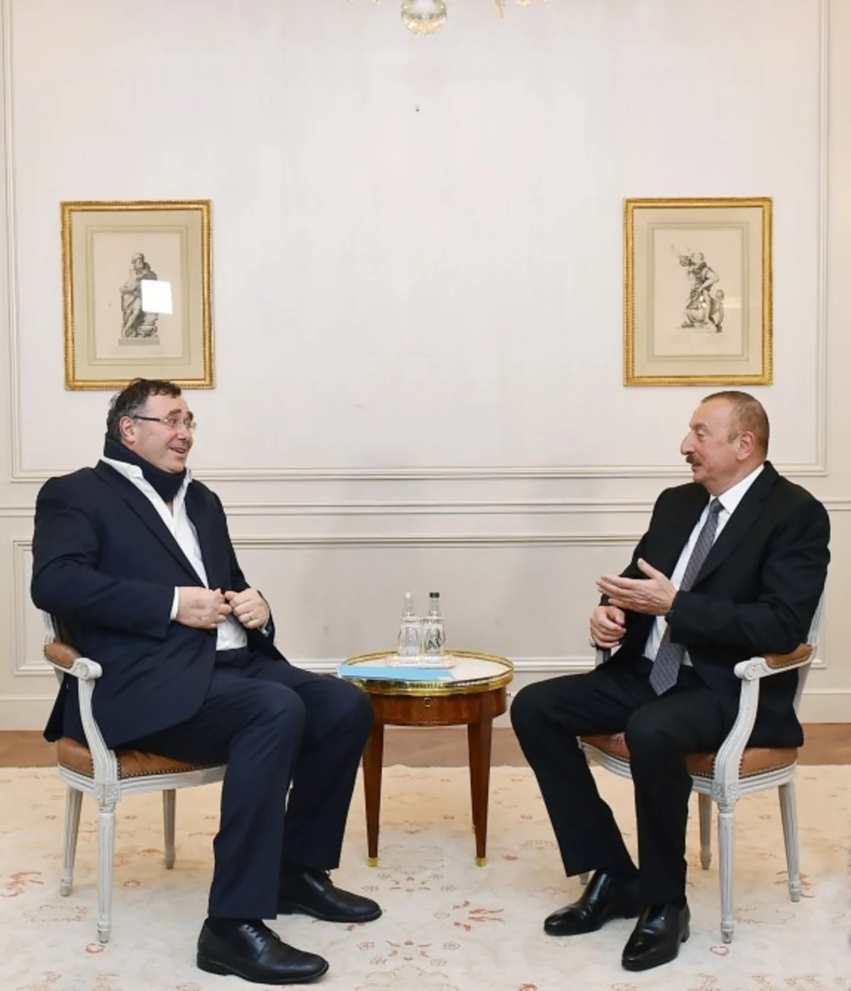 “Ümid-Babək” təbii qaz yataqlarının işlənilməsində “Total”ın iştirak imkanları müzakirə olunub