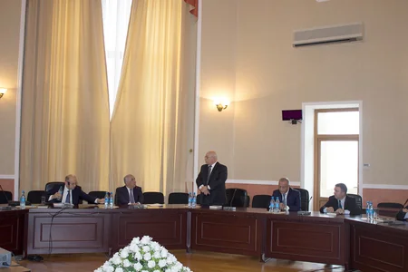 Azərbaycanın yeni energetika naziri nazirliyin kollektivinə təqdim olunub