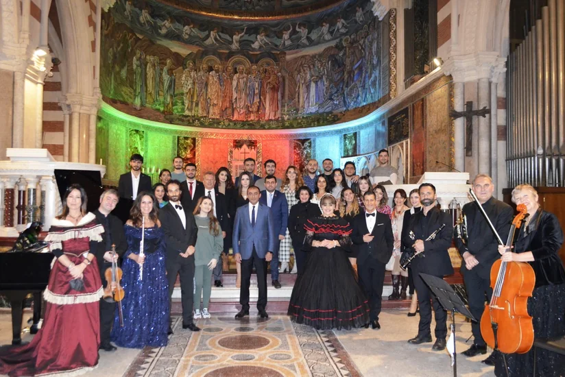 İtaliyada Zəfər Günü münasibətilə kilsədə konsert keçirilib