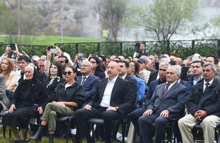 Azərbaycan Prezidenti Həkəri çayının sahilində keçirilən “Laçın Şəhəri Günü” bayram tədbirində çıxış edib
