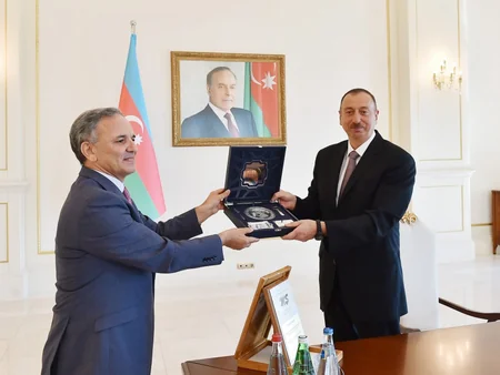 ​Prezident İlham Əliyevə Mətbuat Şurasının xüsusi mükafatı təqdim olunub - ƏLAVƏ OLUNUB