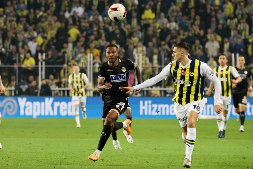 Türkiyə Superliqası: “Fənərbağça” doğma meydanda xal itirib