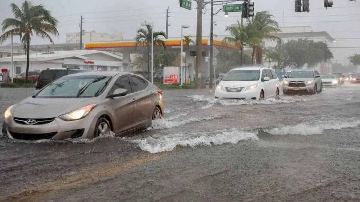 Floridada fövqəladə vəziyyət elan edilib