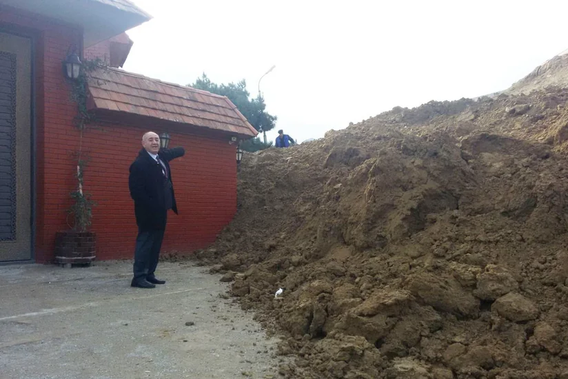 Qurban Yetirmişli Badamdardakı sürüşmə zonasına baxış keçirib