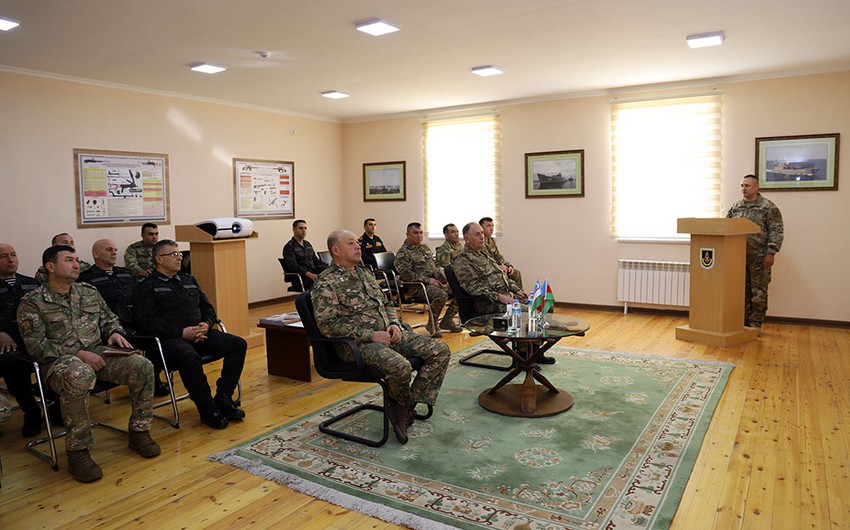 Özbəkistanın müdafiə naziri Azərbaycanda hərbi hissələri ziyarət edib