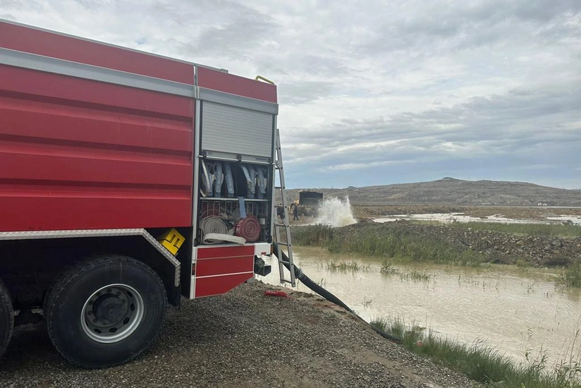 Kür-Bakı magistral su kəmərində qəza baş verib, yolu su basıb