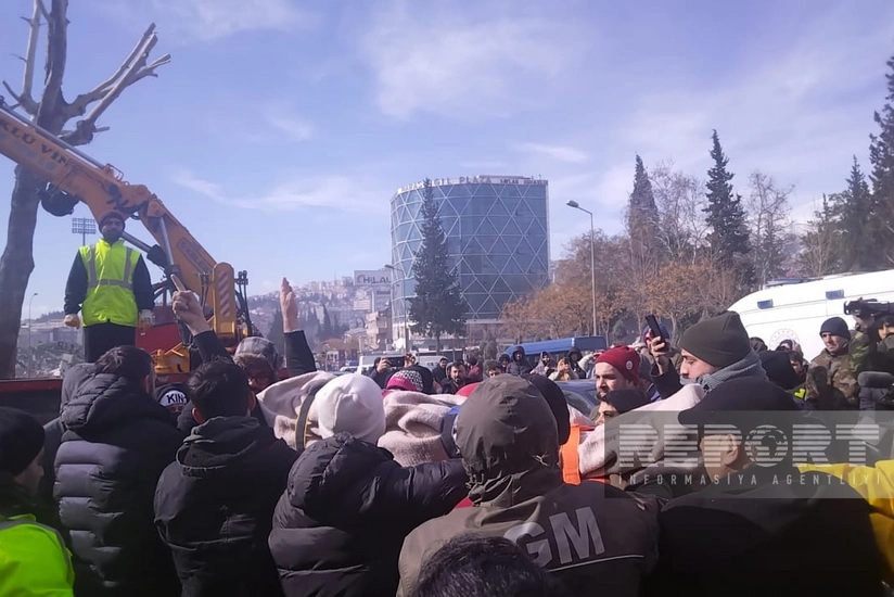 Azərbaycandan Türkiyəyə köməyə gedən xilasedici və tibbi heyətin sayı açıqlanıb