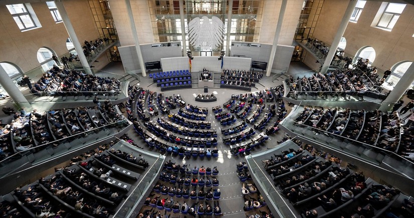 Bundestag seek yoga and pilates instructors to reduce employee stress