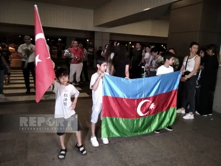 Batumidə keçirilən turnirdə iştirak edən karateçilər Vətənə qayıdıblar