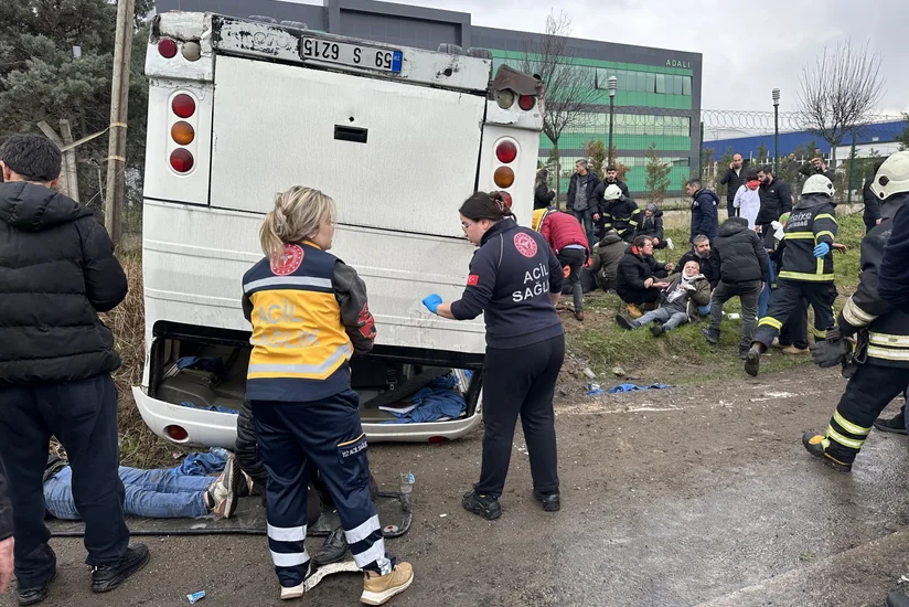 В серьезном ДТП на западе Турции пострадали 25 человек