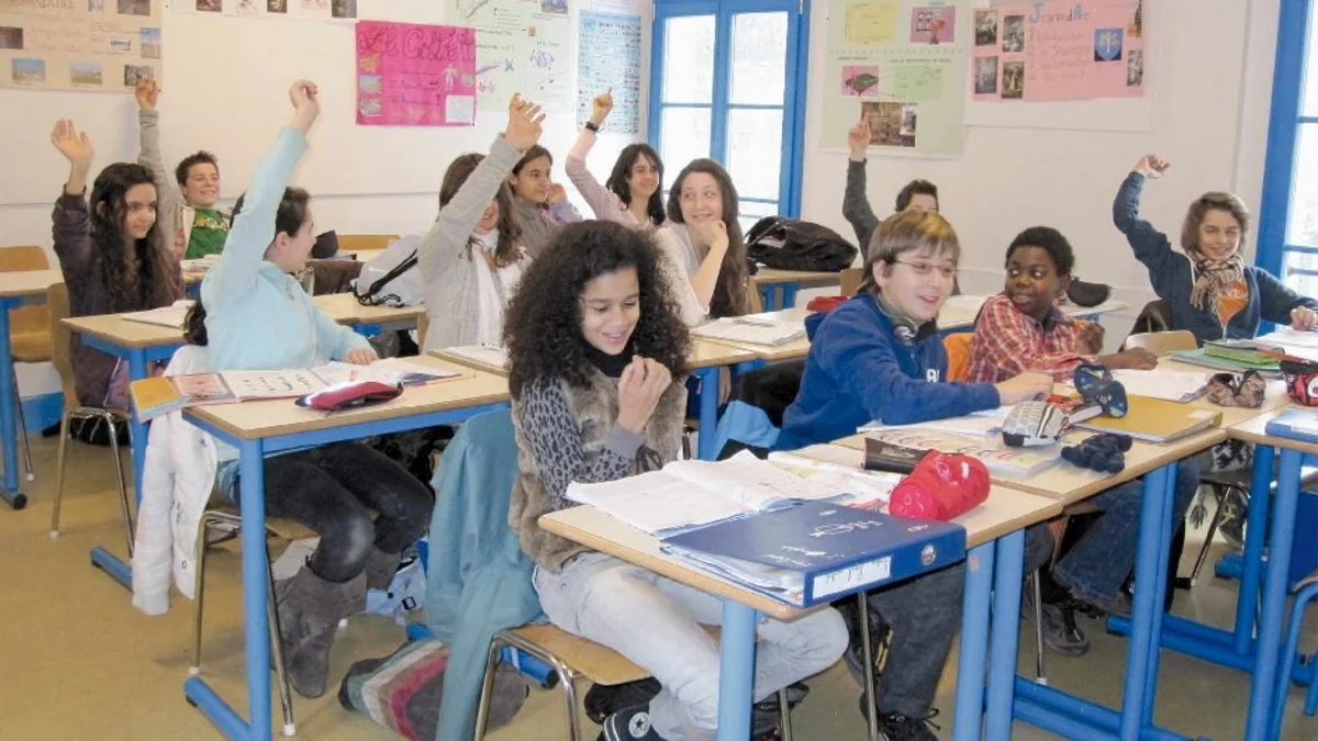 Fransada bütün təhsil müəssisələri bağlanacaq
