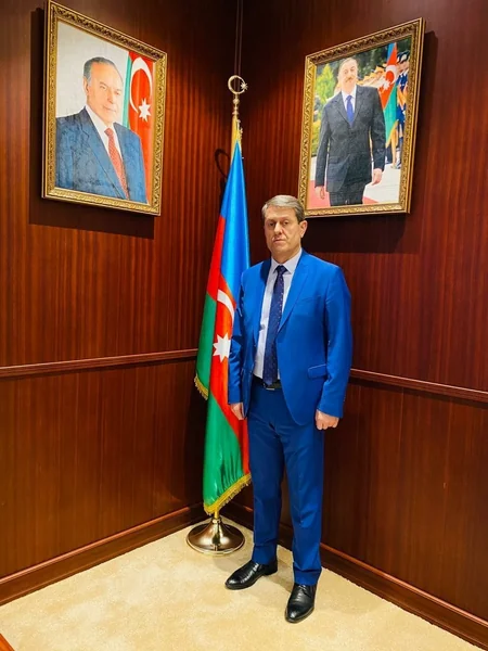 Xətai rayonu 35 saylı üçüncü seçki dairəsindən hakim partiyanın namizədi kimdir?