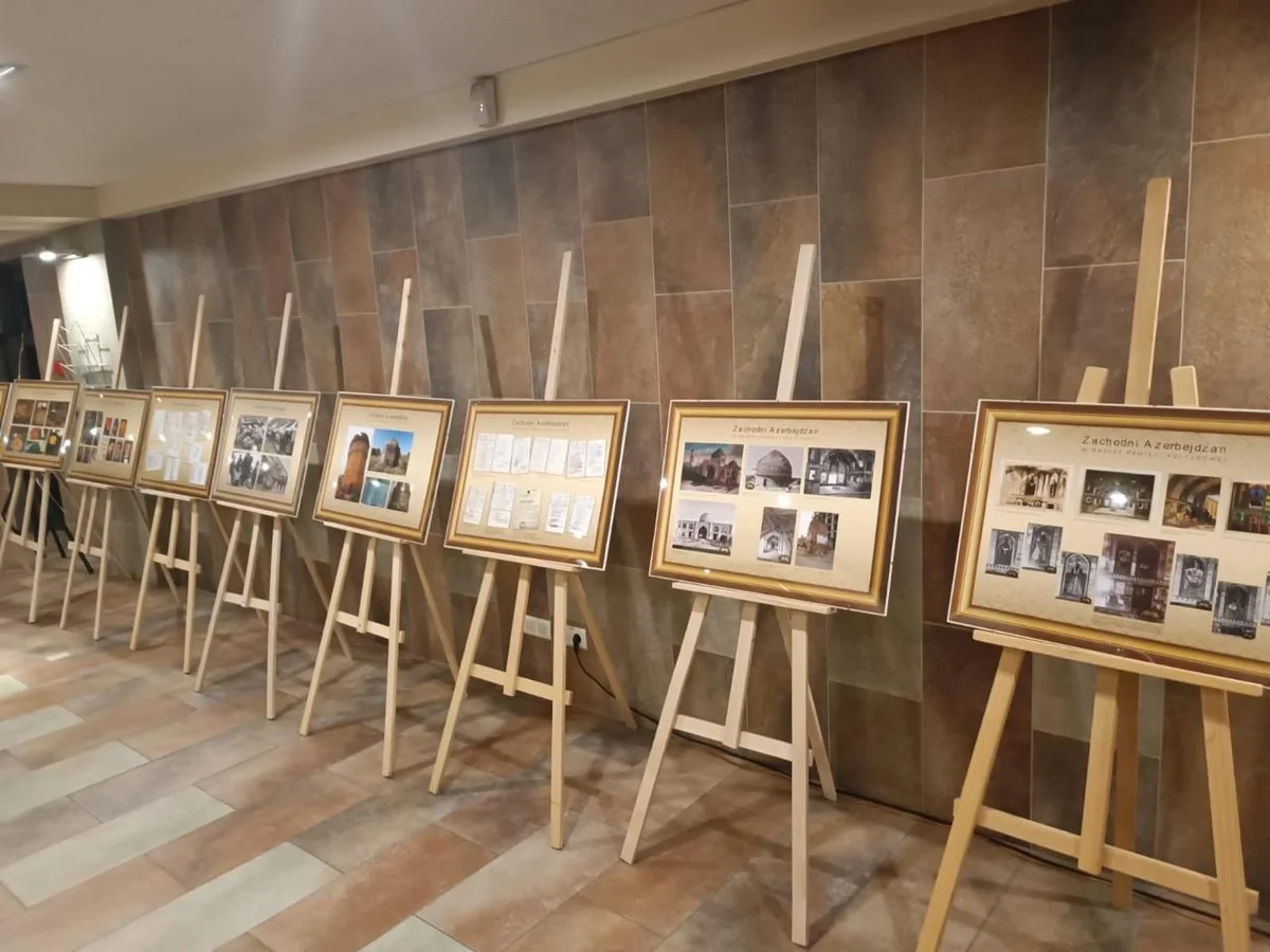 Qərbi Azərbaycan İcmasının təşkilatçılığı ilə Varşava İqtisadiyyat Universitetində sərgi keçirilib