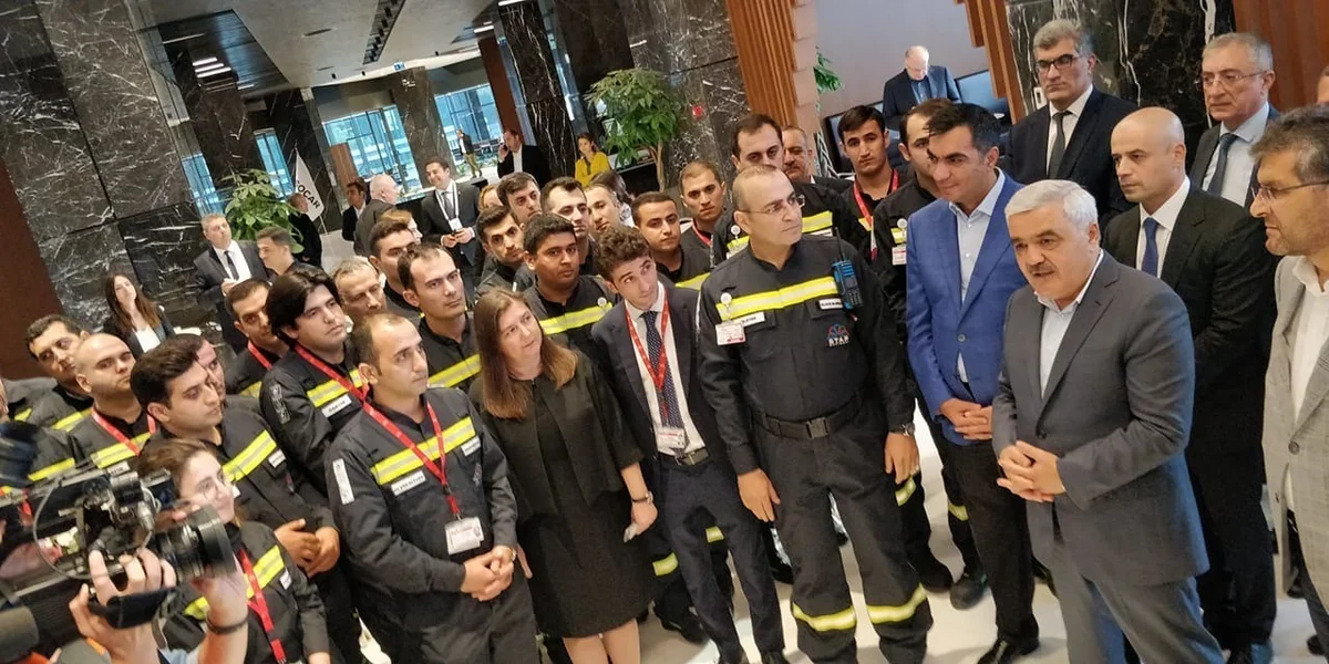 SOCAR rəhbərliyi STAR-da çalışan gənc azərbaycanlılarla görüşüb