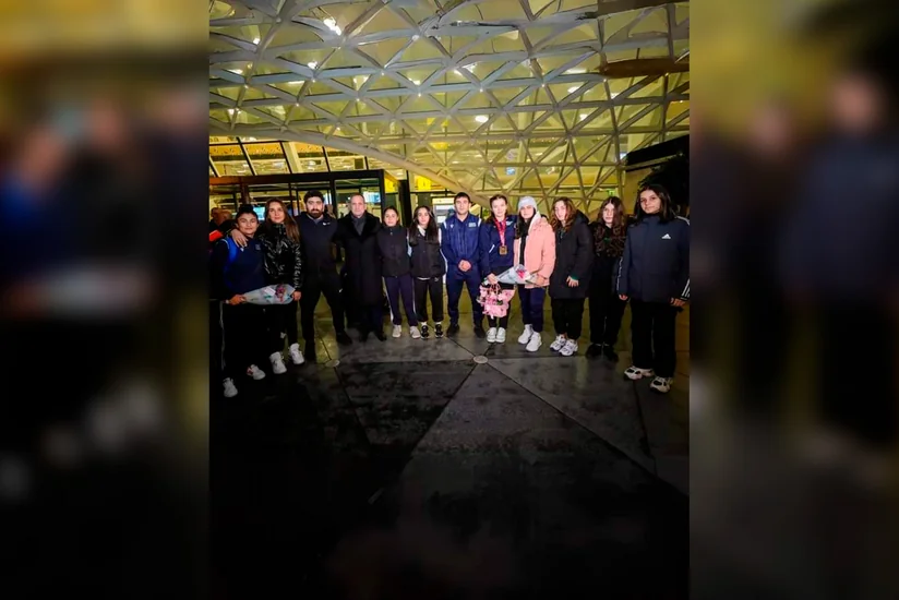 Avropa çempionatında 3 medal qazanan qadın güləşçilərimiz Vətənə qayıdıblar