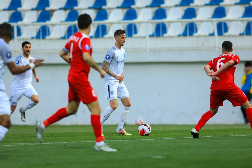 Azərbaycanda futbol klubu yanğınsöndürənə görə cərimələnib