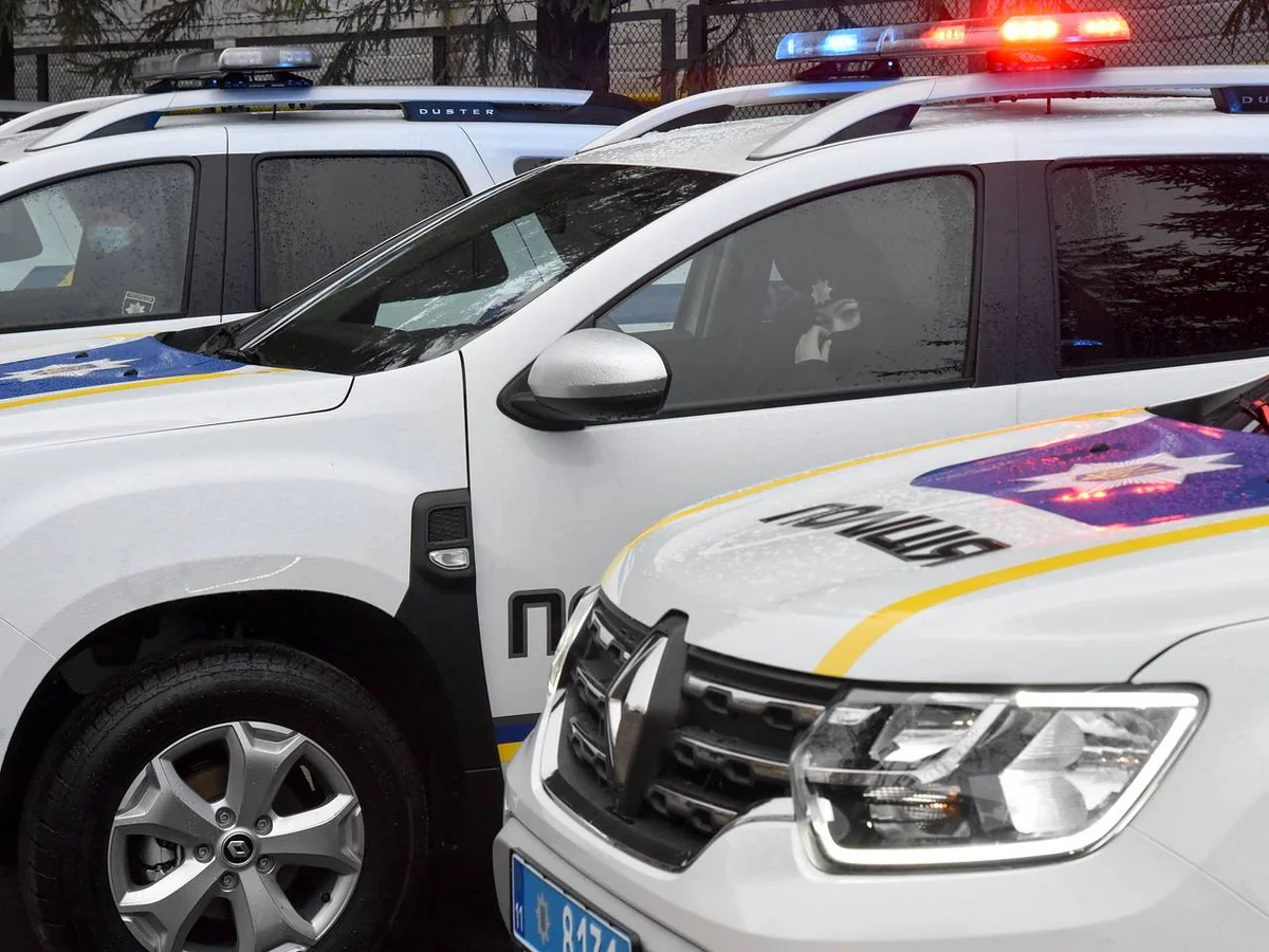Ukraynanın qərbində naməlum şəxslər polis şöbəsinə partlayıcı maddə gətiriblər
